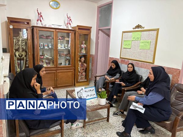 جلسه توجیهی ویژه دانش‌آموزان خبرنگار پانا در هنرستان تلاش