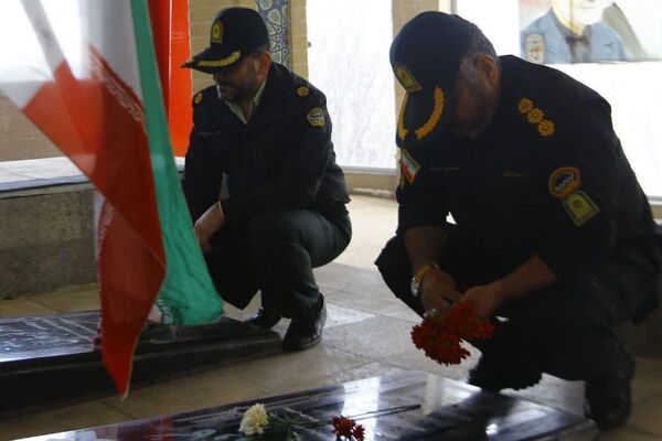 تجدید بیعت مسئولان فیروزکوه با آرمان‌های شهدا در دهه فجر