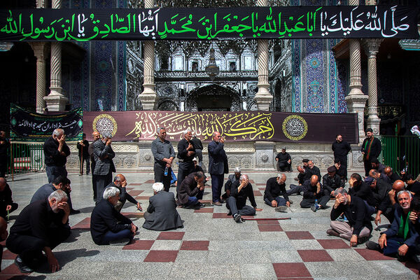 حضور دسته‌عزاداری سالروز شهادت امام جعفر صادق(ع) در حرم حضرت معصومه(س)