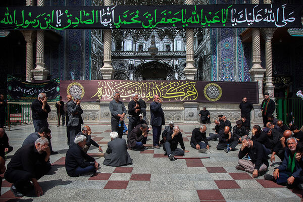 حضور دسته‌عزاداری سالروز شهادت امام جعفر صادق(ع) در حرم حضرت معصومه(س)