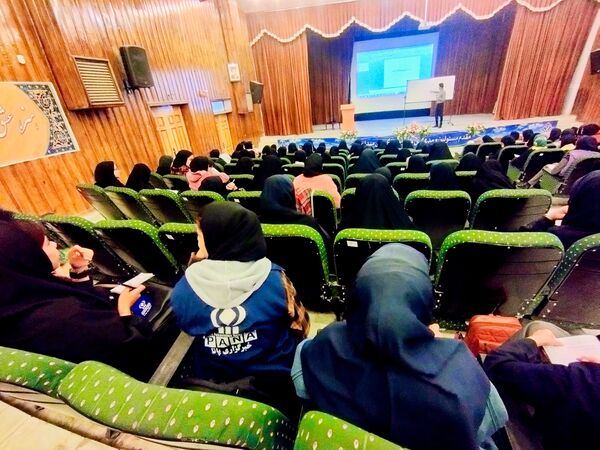 نشست کارشناسان سازمان دانش‌آموزی و دانش‌آموز خبرنگاران در سازمان دانش‌آموزی استان چهارمحال‌وبختیاری