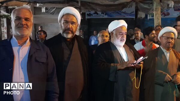 الشتر یک‌ صدا در حمایت از ولایت؛ حضور مسئولان و مردم در راهپیمایی شبانه