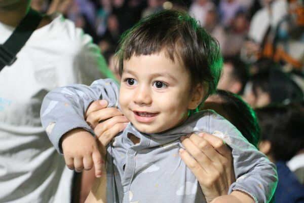 شبی متفاوت در کوهسنگی از سرودهای محمدی تا رصد ماه‌گرفتگی