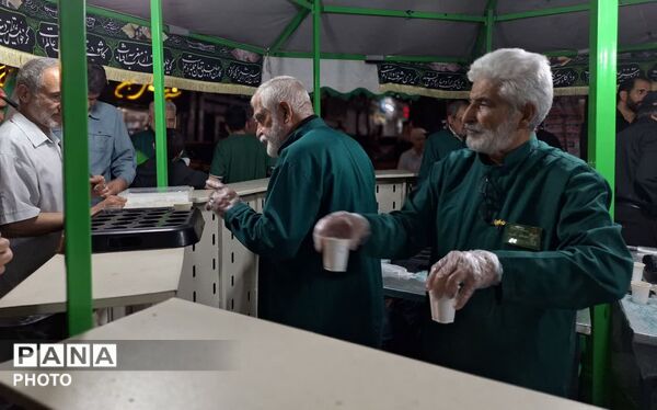 از ماتم صفر تا میدانِ ماندن؛ غرفه ها برپاست،جمعیت در جای خود