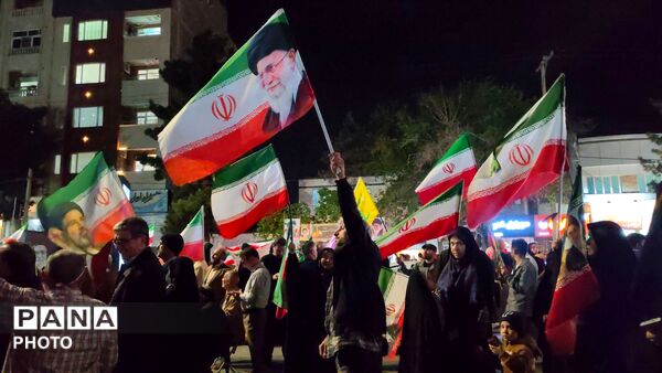تجمع شبانهٔ شهروندان در پنجاه‌ونهمین شب یادبود در بلوار فضل