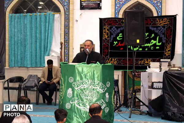 نظرآباد میزبان آیین بزرگداشت رهبر شهید با حضور مسئولان و دانش‌آموزان