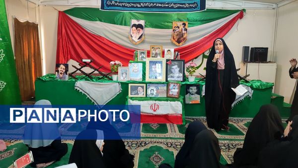 یادواره شهدا در دبستان شاهد حاج تقی آقا بزرگ ناحیه یک مشهد 