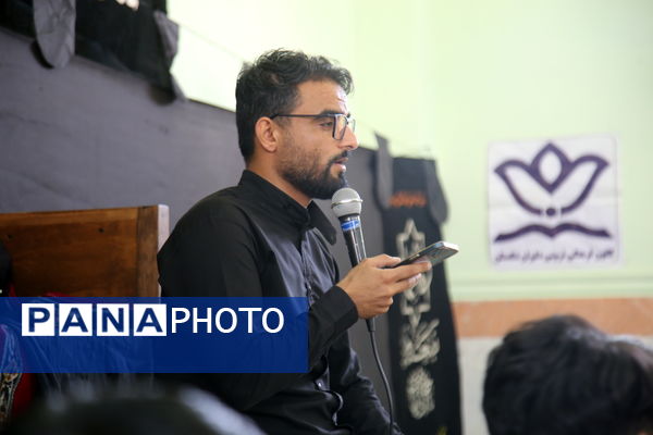 مراسم عزاداری ایام فاطمیه توسط دانش‌آموزان تنگستانی
