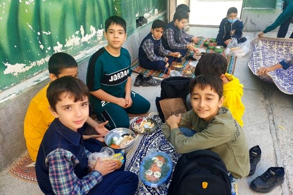 صبحانه سلامت و روز جهانی تخم مرغ در مدرسه شهدای فرهنگی شهرستان شیروان