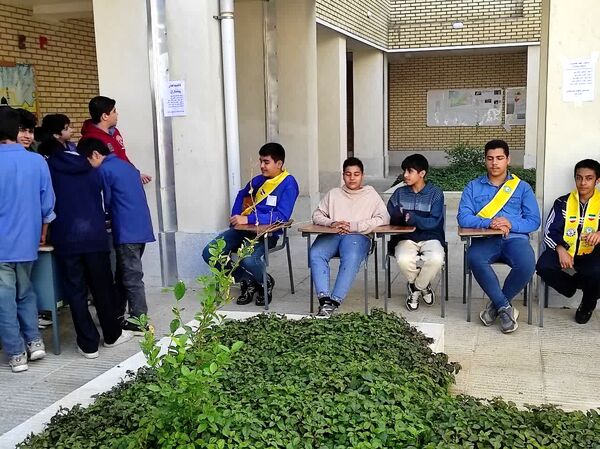 مشارکت پرشور دانش‌آموزان در انتخابات شورای پیشتاز مدرسه کوثر