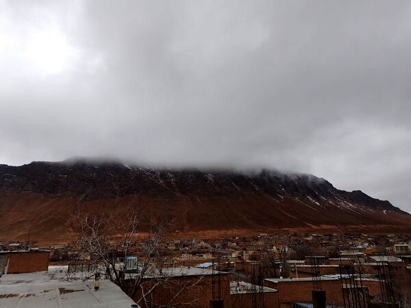 بارش زیبای باران با عطر و بوی بهار در شهرستان بن