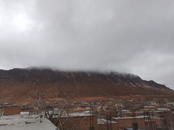 بارش زیبای باران با عطر و بوی بهار در شهرستان بن