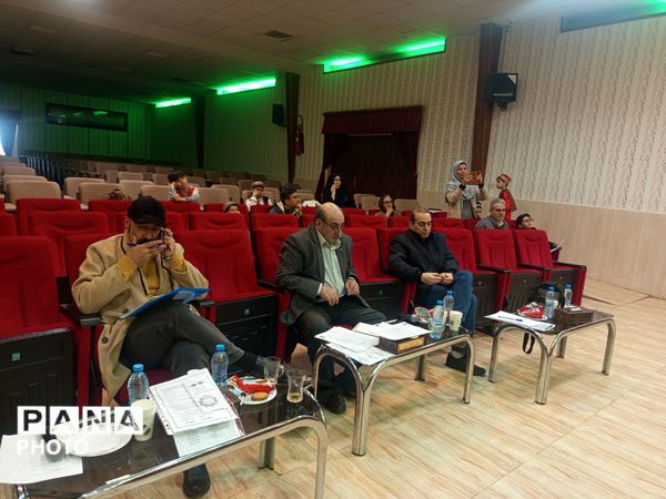 جشنواره فرهنگی هنری دربخش تئاتر عروسکی ونقالی خوانی ویژه پسران ابتدایی 