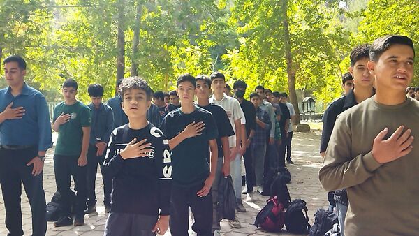 اولین صبحگاه پایه دهمی دبیرستان شاهد ابوذر غفاری نیشابور 