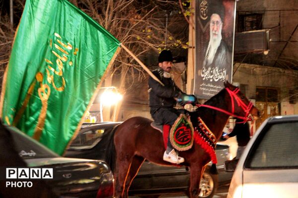حضور جمعیت گسترده مردمی در یادبود شهادت امام خامنه‌ای