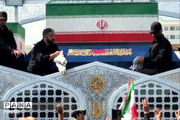وداعی تاریخی در پایتخت ،پیکر رهبر انقلاب بر دوش ملت ایران