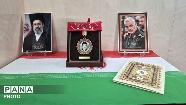 تجلیل از زوج فرهنگی‌ خانواده شهیداسدی 