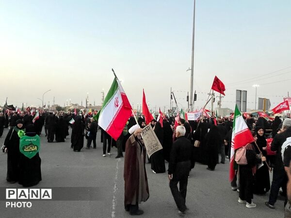  حضور پرشور مردم در وداع و تشییع رهبر انقلاب 