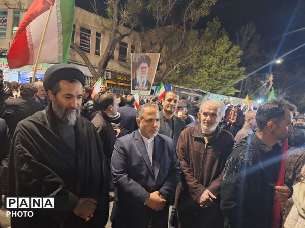 دیوار آرزوها با دلنوشته‌های آرمانی دانش‌آموزان 