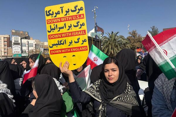 فریاد استکبار ستیزی از ورامین طنین انداز شد