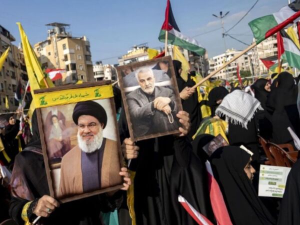 مراسم تشیع نمادین پیکر شهید سید حسن نصرالله در مشهد