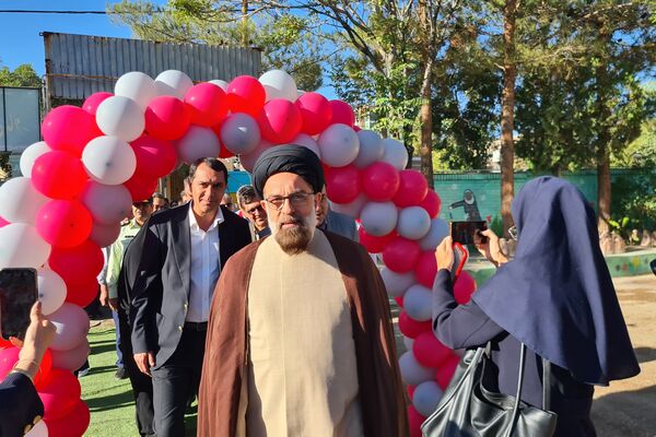 آیین نواختن زنگ ایثار و مقاومت در مدارس آباده