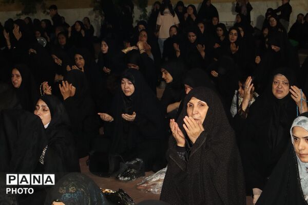 آیین عزاداری شب پنجم محرم در مسجد شیرزاد