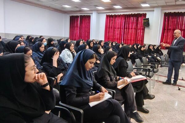 برگزاری کارگاه مشاوره به‌مناسبت هفته سلامت روان در ناحیه 2 شهرری 