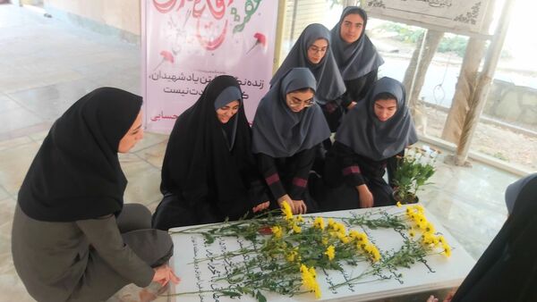 دانش‌آموزان مدارس منطقه ۵ با شهید گمنام پیمان وفاداری بستند