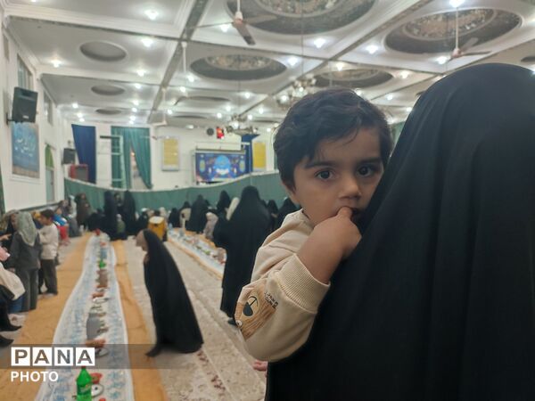 نماز جماعت و افطار در مسجد محمد رسول الله نیشابور 