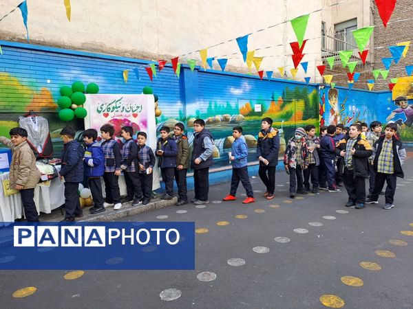 جشن نیکوکاری و عید همدلی در مدارس منطقه ۱۰