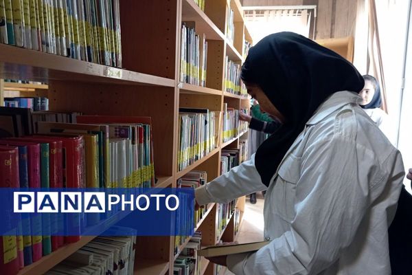 کتابخانه جوادالائمه میزبان دانش‌آموزان مدرسه دانش‌نیا شد