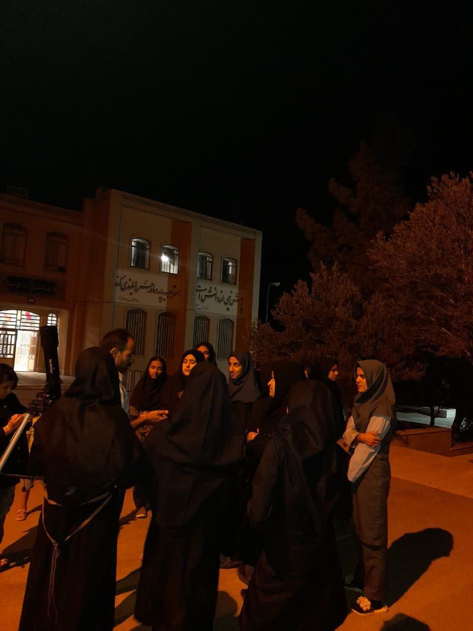 یک شب به‌ یادماندنی با طعم رصد ماه در خوابگاه دبیرستان شهید درعلی تفت