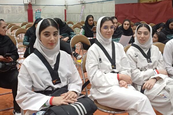 بدرقه کاروان ایران به مسابقات المپیک دانش‌آموزی بحرین