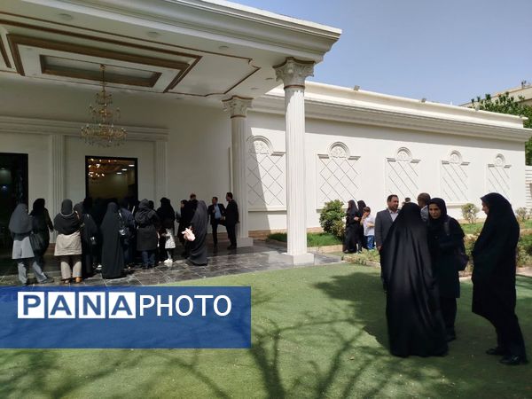 برگزاری دوره آموزشی تربیتی جهت توانمند سازی معلمان مدارس منطقه ۱۰