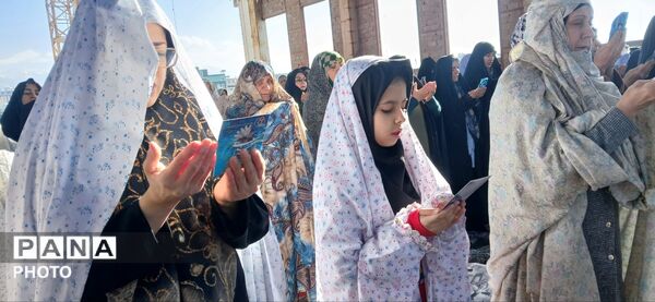 برپایی نماز عید فطر در مصلی ساوجبلاغ