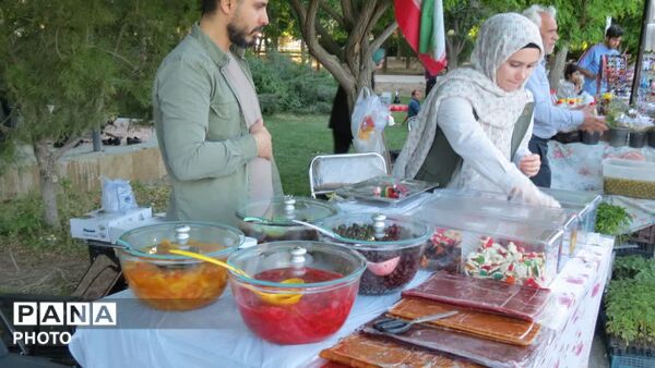 نمایشگاه تخصصی محصولات ارگانیک و صنایع دستی در بوستان لاله شهر کهک