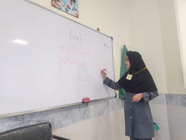 اجرای طرح مدادم در دبیرستان دخترانه امید 