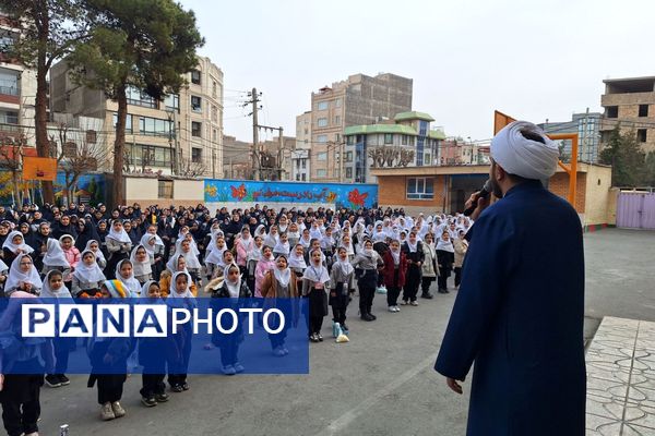 جشن ولادت حضرت قائم(عج) در مدرسه17 شهریور 