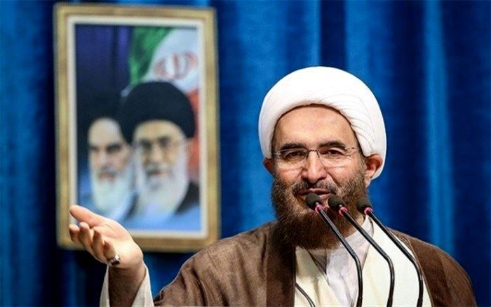 خطیب جمعه تهران: سنت نصرت الهی هم‌اکنون بالای سر ملت ایران فعال است