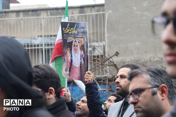 مدرسه بی‌پناه، دانش‌آموز بی‌گناه