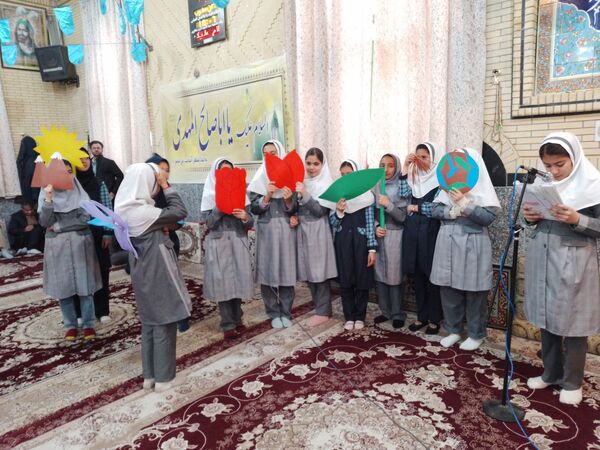 جشن نیمه شعبان دانش‌آموزان باهنر در حسینیه سیدالشهدا