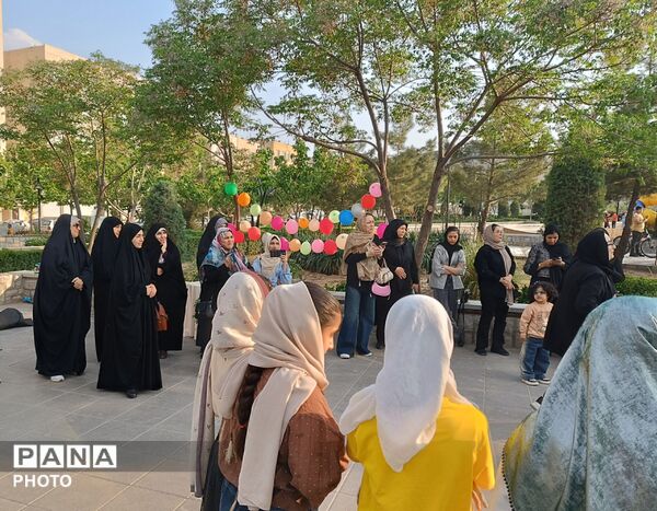 وقتی پارک وفا رنگ‌وبوی روز معلم گرفت