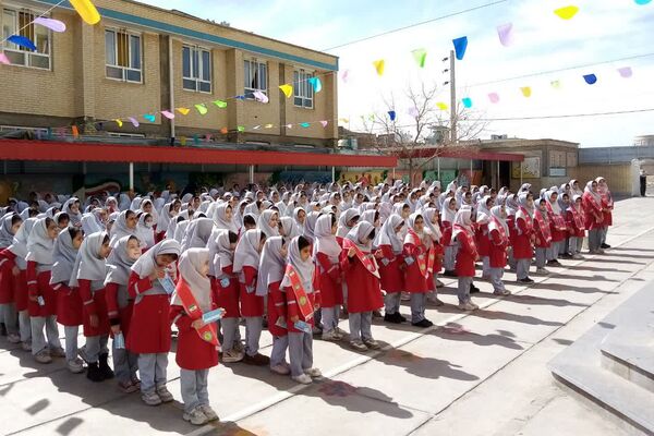 جشن نیکوکاری در دبستان نیلوفران تربت جام