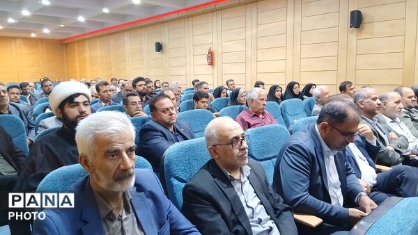 مراسم تودیع و معارفه فرماندار شهرستان تویسرکان، گامی نو در خدمت‌رسانی به مردم