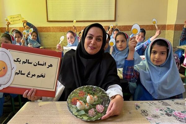 زنگ سلامت در دبستان دخترانه زکیه با طعم تخم‌مرغ به صدا درآمد