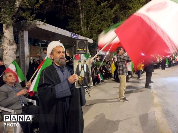 چهل و سه شب در فراغ رهبر