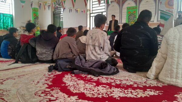 برگزاری مراسم  باشکوه ۲۲ بهمن و تجلیل از نفرات برتر روستای میرزآباد