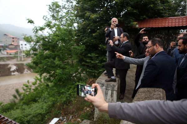 بازدید نماینده دولت و وزیر آموزش و پرورش از پروژه‌های عمرانی شهرستان سوادکوه