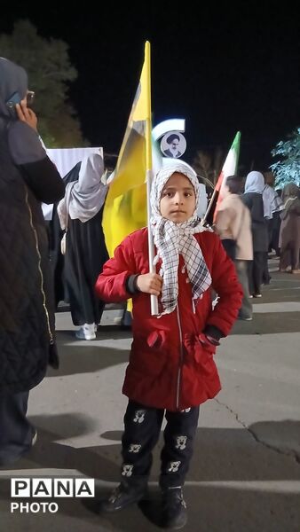 در میدان هستیم و می مانیم تا پای جان برای ایران 